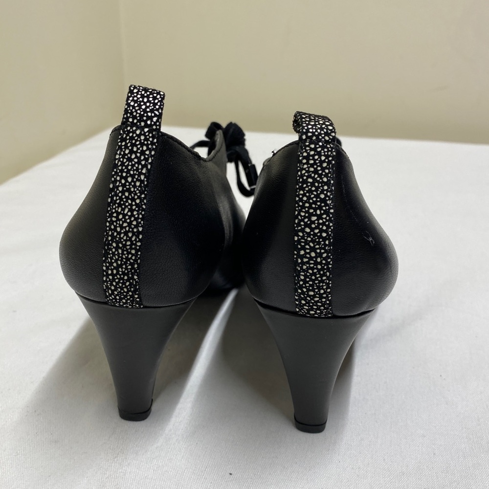 LOGO  by Lori Goldstein Josephine Black Leather Pointy Toe Lace Up Heels Size 7 - Picture 5 of 12